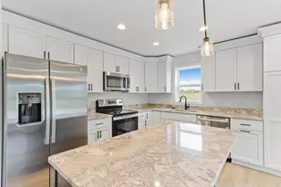 333 Dahlia Dr, Stoughton, WI 53589 - Photo 2