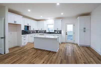 N6328 Psalms Way, Albany, WI 53502 - Photo 8