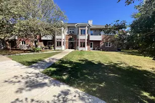 2127 Luann Ln, Madison, WI 53713 - Photo 2