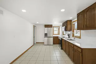 2221 Kellogg Ave, Janesville, WI 53546 - Photo 10