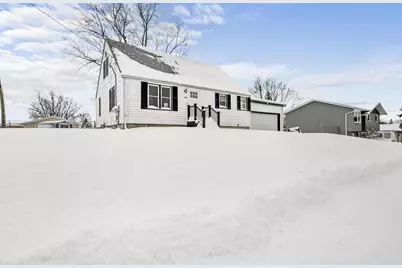 2221 Kellogg Avenue, Janesville, WI 53546 - Photo 2