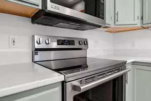 809 Southbound Dr, DeForest, WI 53532 - Photo 10