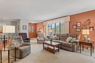 1716 Hillcrest Dr, Baraboo, WI 53913 - Photo 8