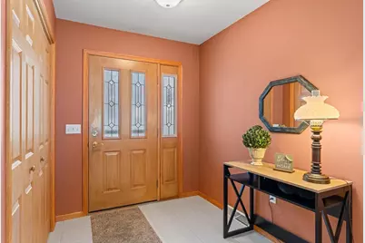 1716 Hillcrest Drive, Baraboo, WI 53913 - Photo 4