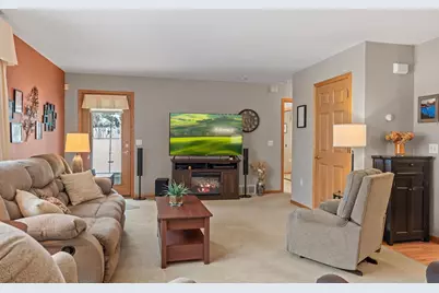1716 Hillcrest Drive, Baraboo, WI 53913 - Photo 6