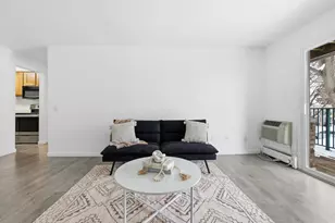 4318 Melody Ln, Madison, WI 53704 - Photo 4