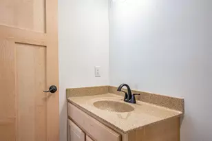 1618 Michigan Ave, Wisconsin Dells, WI 53965 - Photo 30