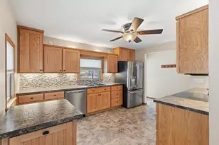 1325 Josephine St, Janesville, WI 53545 - Photo 4