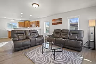 505 W Green St, Watertown, WI 53098 - Photo 2