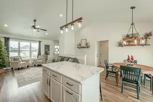 364 S 7th St, Janesville, WI 53536 - Photo 14