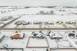 364 S 7th St, Janesville, WI 53536 - Photo 4