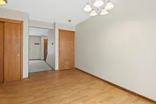 6829 Raymond Rd, Madison, WI 53719 - Photo 6