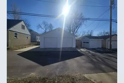 321 E Carroll Street, Portage, WI 53901 - Photo 28