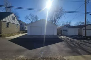 321 E Carroll St, Portage, WI 53901 - Photo 28