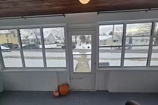 321 E Carroll St, Portage, WI 53901 - Photo 4