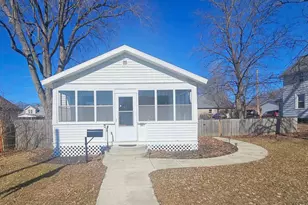 321 E Carroll St, Portage, WI 53901 - Photo 1