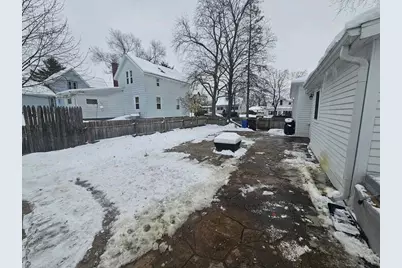 321 E Carroll Street, Portage, WI 53901 - Photo 24