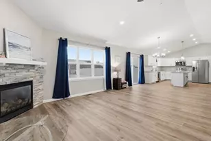 2148 Cambridge Ct, Reedsburg, WI 53959 - Photo 4