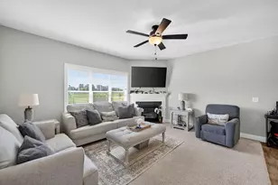 4615 Bellflower Dr, DeForest, WI 53532 - Photo 12