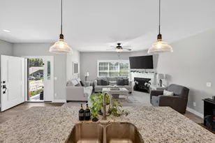 4615 Bellflower Dr, DeForest, WI 53532 - Photo 10