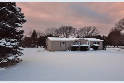 W5879 Arbor Road, Fort Atkinson, WI 53538 - Photo 2