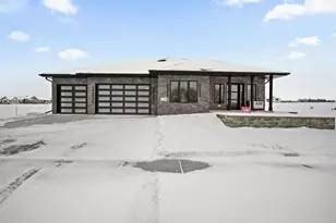 2015 Wellington Pl, Cottage Grove, WI 53527 - Photo 2