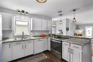 3618 Stonebridge Dr, Madison, WI 53719 - Photo 4