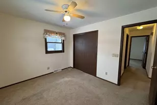 2715 6th Ave, Monroe, WI 53566 - Photo 18