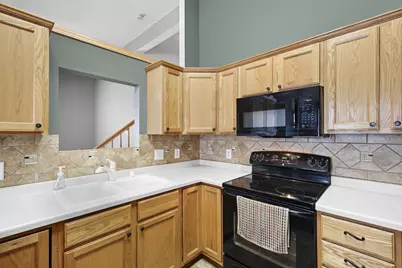 219 Chateau Drive, Cottage Grove, WI 53527 - Photo 8