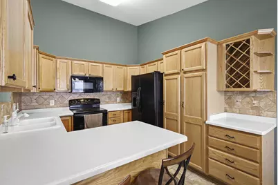 219 Chateau Drive, Cottage Grove, WI 53527 - Photo 10