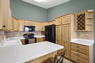 219 Chateau Dr, Cottage Grove, WI 53527 - Photo 10