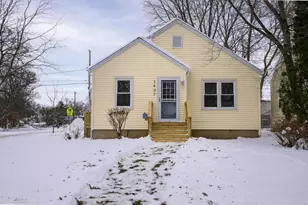 1437 Fremont Ave, Madison, WI 53704 - Photo 2
