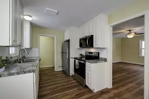 1437 Fremont Ave, Madison, WI 53704 - Photo 12