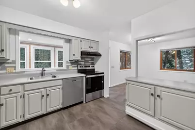 1222 N Gammon Road, Middleton, WI 53562 - Photo 8