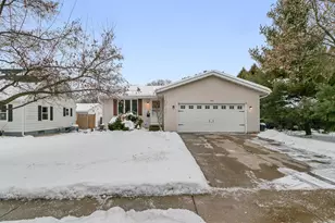 906 N Main St, Edgerton, WI 53534 - Photo 2