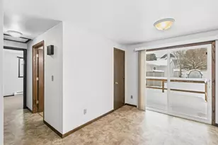 623 Cross St, Poynette, WI 53955 - Photo 6