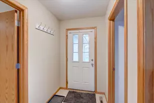 829 Oregon Parks Ave, Oregon, WI 53575 - Photo 4