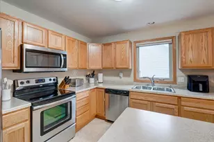 829 Oregon Parks Ave, Oregon, WI 53575 - Photo 10