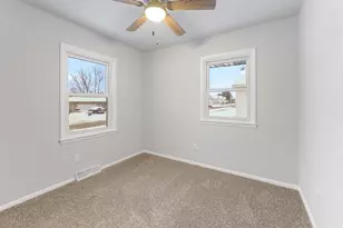 236 S Hyland St, Juneau, WI 53039 - Photo 12