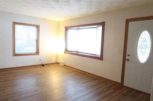 1560 Windsor St, Sun Prairie, WI 53590 - Photo 2