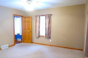 1560 Windsor St, Sun Prairie, WI 53590 - Photo 8