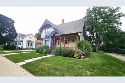 125 S Lincoln Street, Elkhorn, WI 53121 - Photo 2