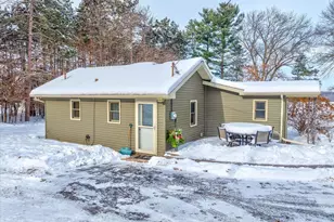 W5885 Genrich Rd, Rio, WI 53960 - Photo 6