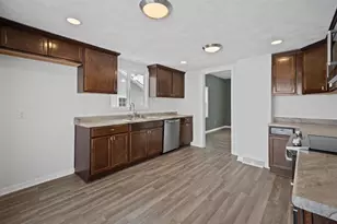 633 Hill St, Orfordville, WI 53576 - Photo 12