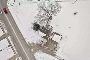 633 Hill St, Orfordville, WI 53576 - Photo 32