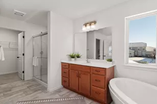 908 Yorktown Rd, DeForest, WI 53532 - Photo 34