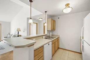 6836 Parkside Cir, Windsor, WI 53532 - Photo 10