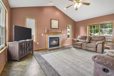 805 Violet Lane, Oregon, WI 53575 - Photo 6