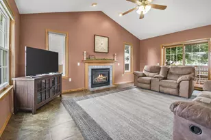 805 Violet Ln, Oregon, WI 53575 - Photo 6