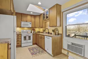 305 Belmont Rd, Madison, WI 53714 - Photo 10